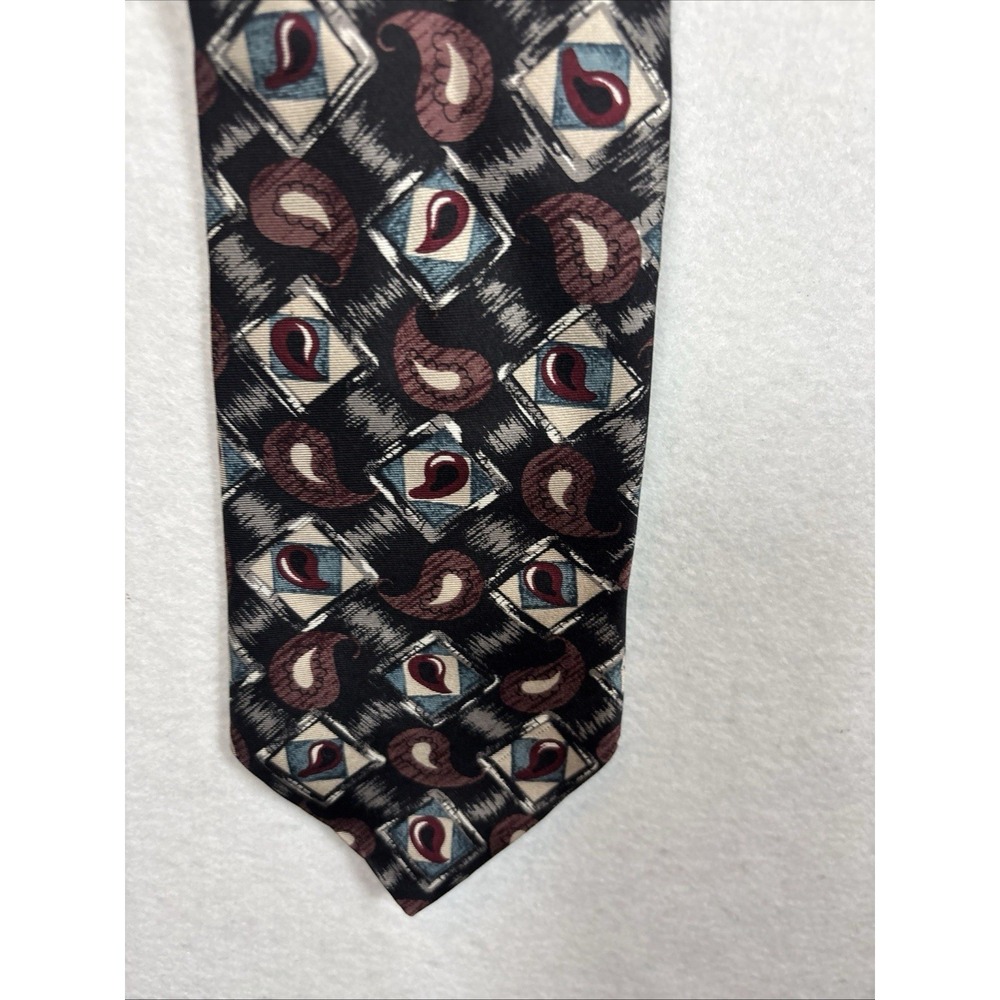 Haggar 100% Silk Necktie Tie Red Black Blue Petal Pattern 52"x3.5β